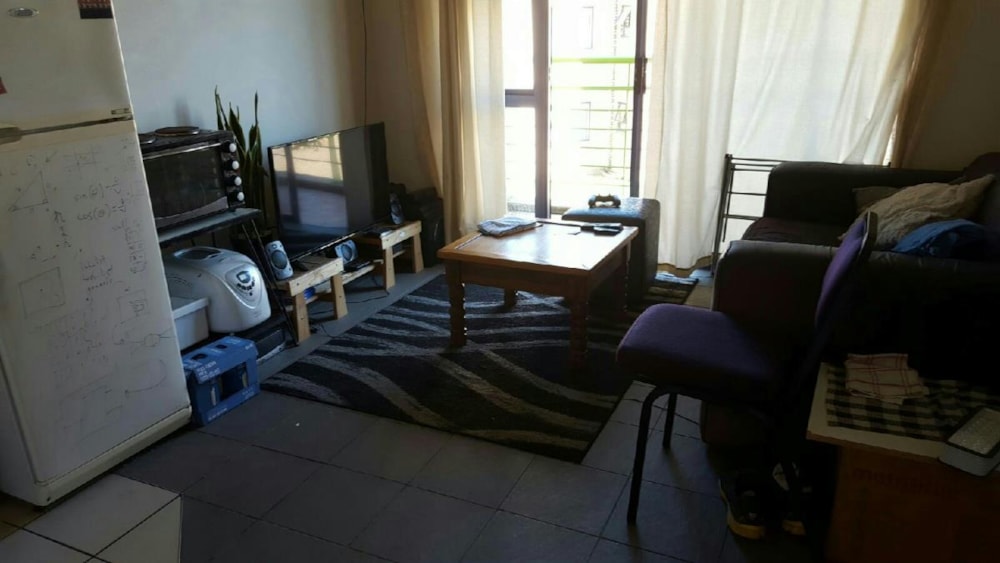 Multi-storey apartment let in Grahamstown Central (Makhanda Central)  - 1GC1710978