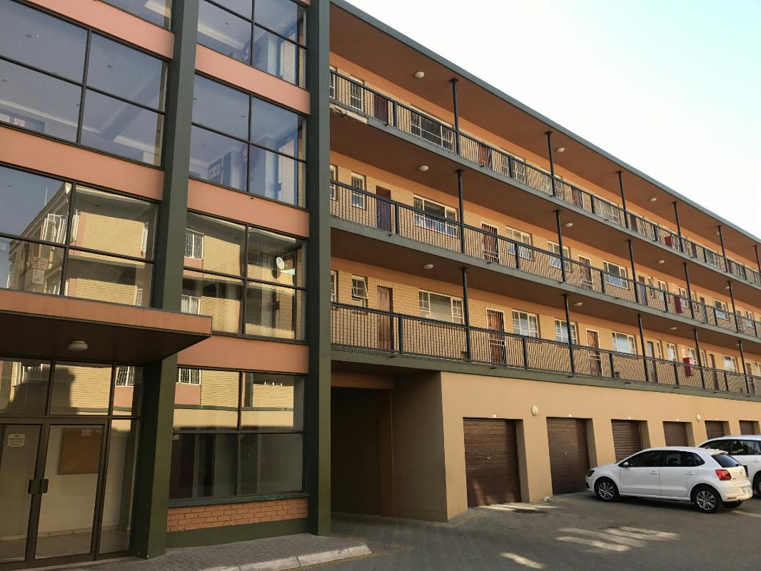 Apartment to rent in Rustenburg - 1RU1458333