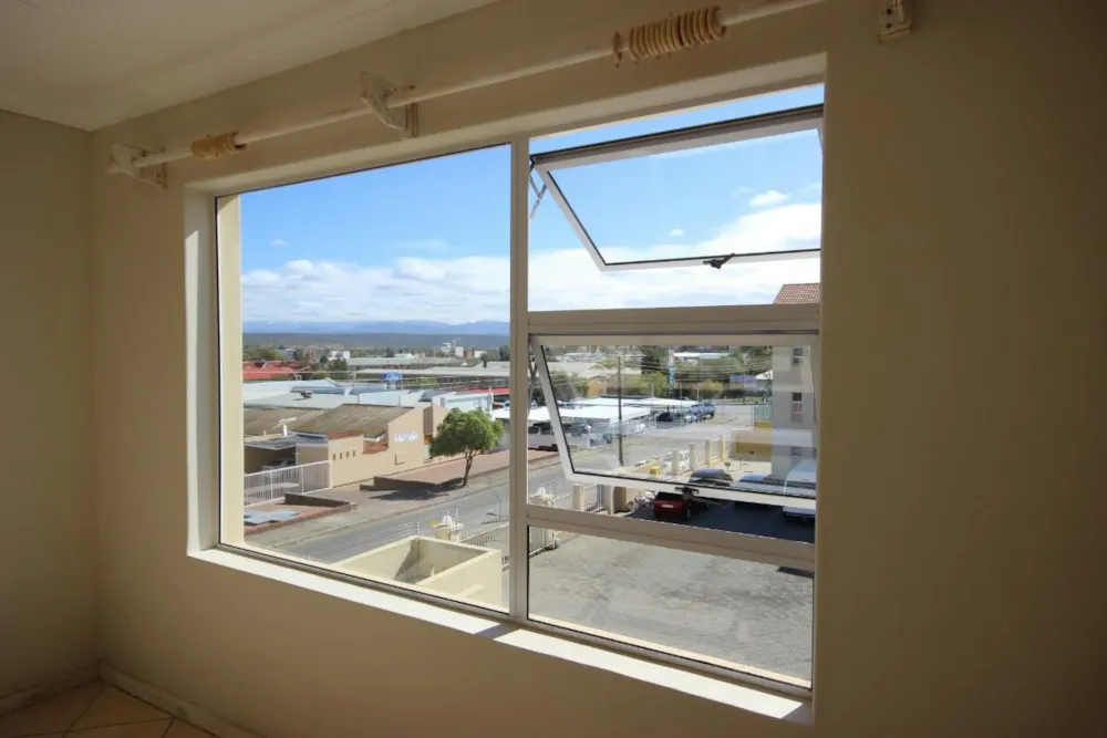 Multi-storey apartment for sale in Oudtshoorn - 1OU1338822