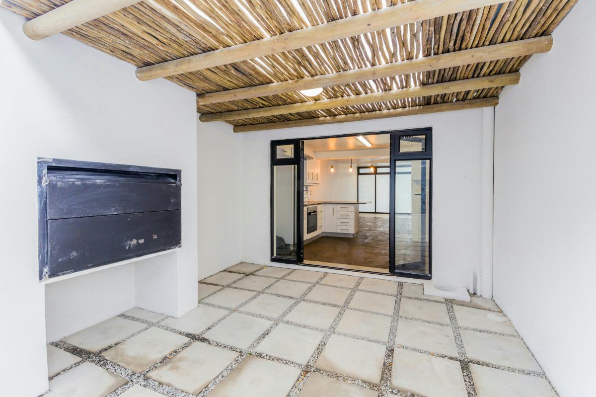 Townhouse to rent in Paarl - TKL1753518