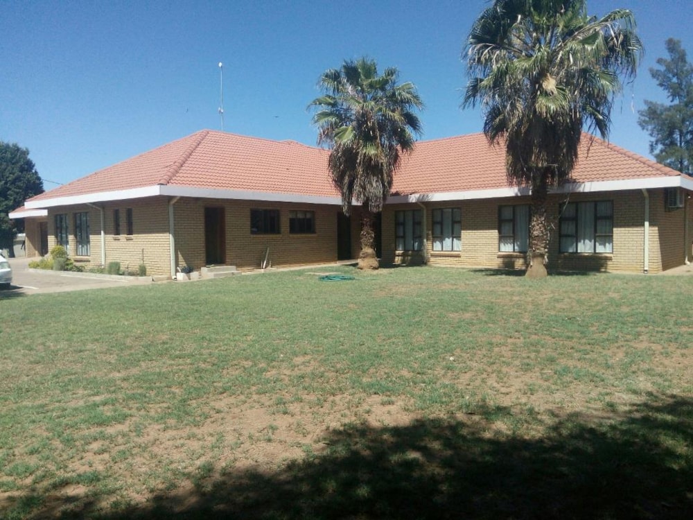 Single-storey house for sale in Mogoditshane, Botswana - 3BO1644300 Single-storey house for sale in Mogoditshane, Botswana - 3BO1644300