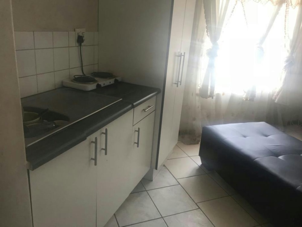 Bachelor apartment to rent in Willows - 1BX1721018 Bachelor apartment to rent in Willows - 1BX1721018