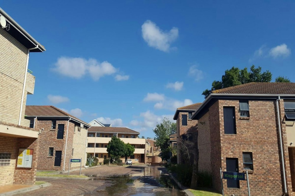 Apartment let in Grahamstown Central (Makhanda Central)  - 1GC1670855