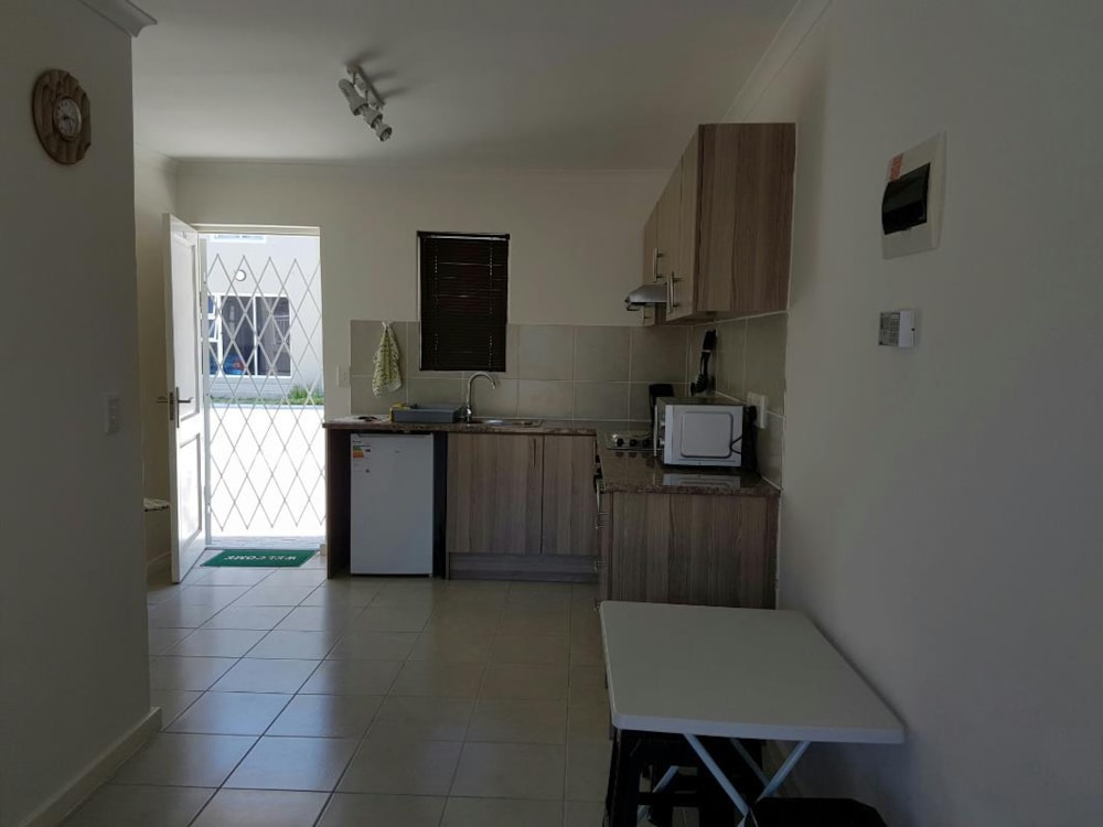 Apartment to rent in Muizenberg - 1OT1725053 Apartment to rent in Muizenberg - 1OT1725053