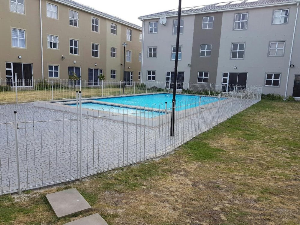 Apartment to rent in Muizenberg - 1OT1725053 Apartment to rent in Muizenberg - 1OT1725053