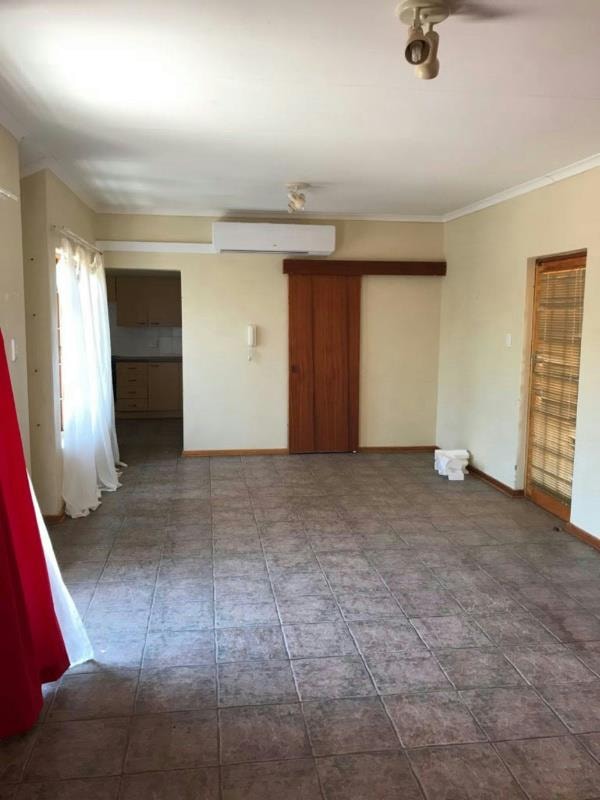 Townhouse let in Royldene - 1KJ1675614 Townhouse let in Royldene - 1KJ1675614