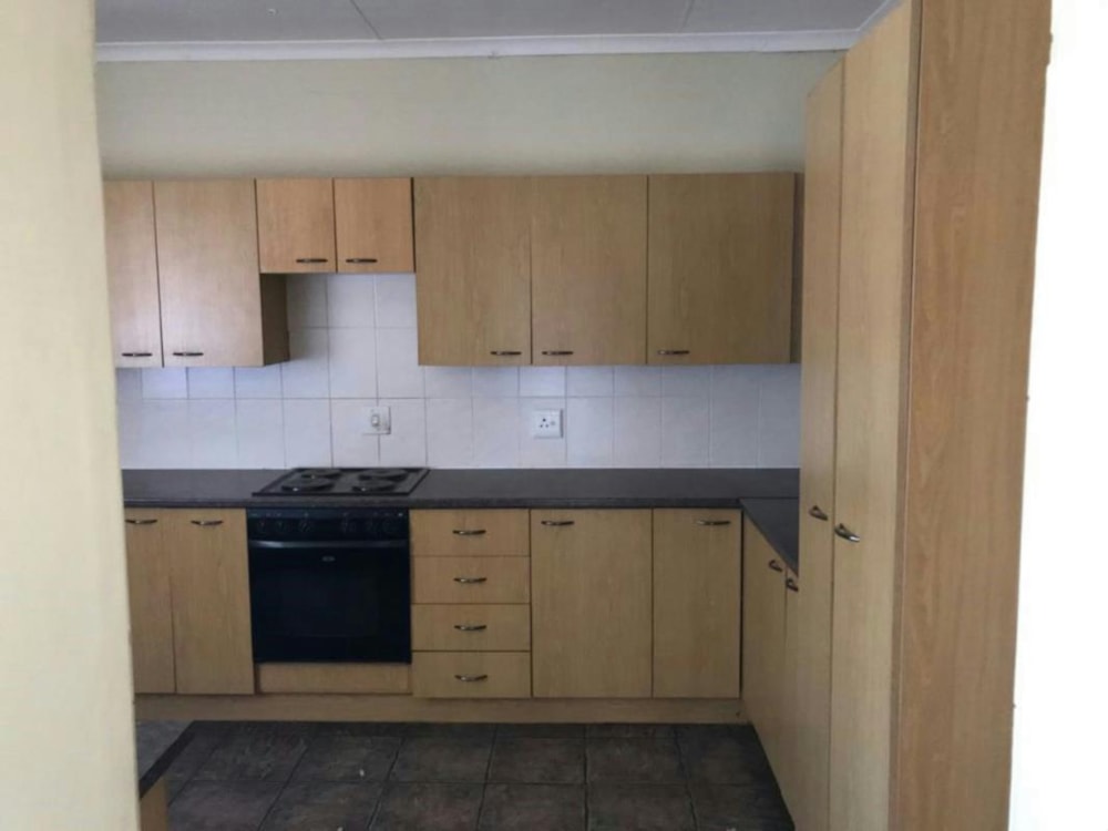 Townhouse let in Royldene - 1KJ1675614 Townhouse let in Royldene - 1KJ1675614