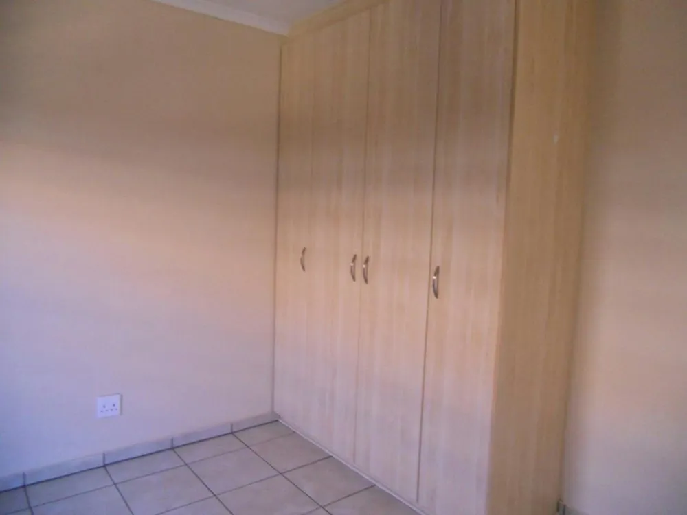 Townhouse to rent in Riviera, Kimberley - 1KJ1754806