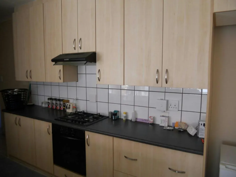 Townhouse to rent in Riviera, Kimberley - 1KJ1754806