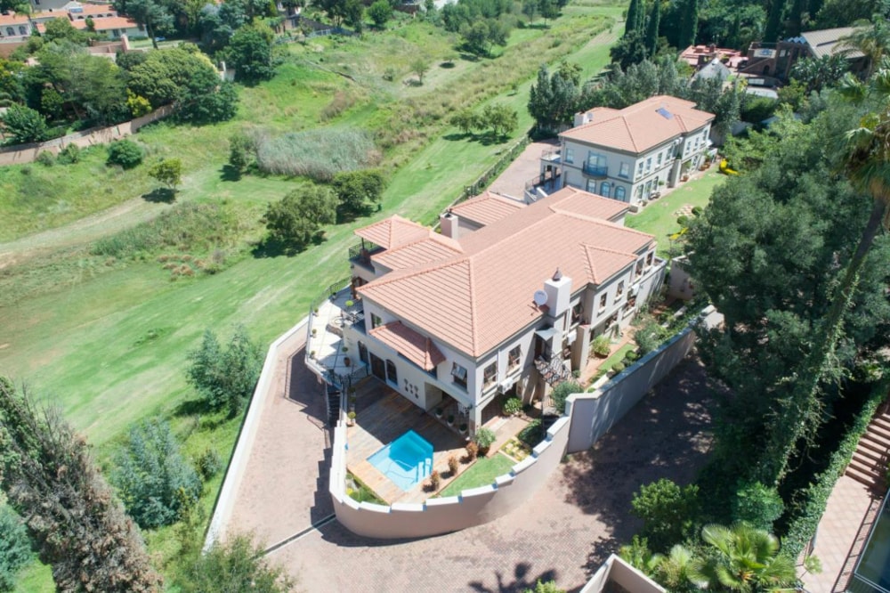 Multi-storey house for sale in Waterkloof Ridge - PT1710957 Multi-storey house for sale in Waterkloof Ridge - PT1710957