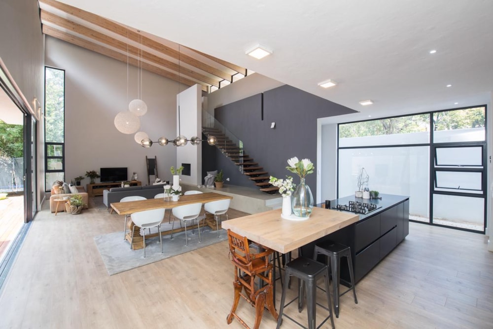 Double-storey house for sale in Waterkloof, Pretoria East - PT1682103 Double-storey house for sale in Waterkloof, Pretoria East - PT1682103