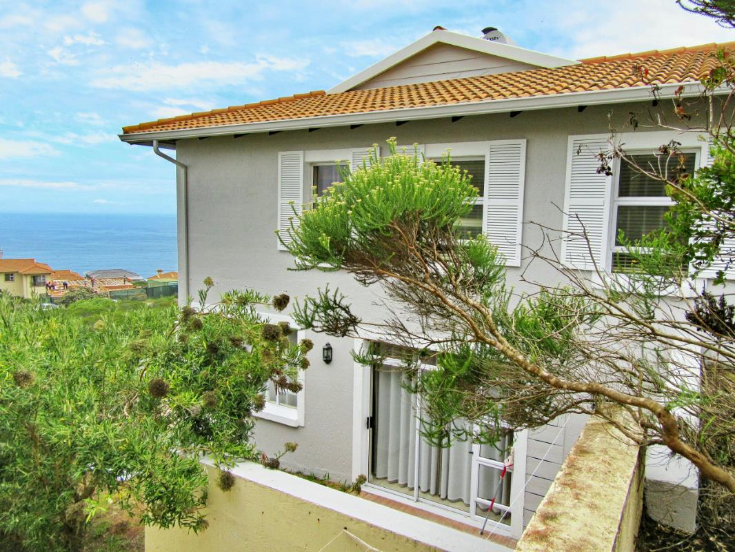 House to rent in Pinnacle Point Golf Estate - 1MB1733481