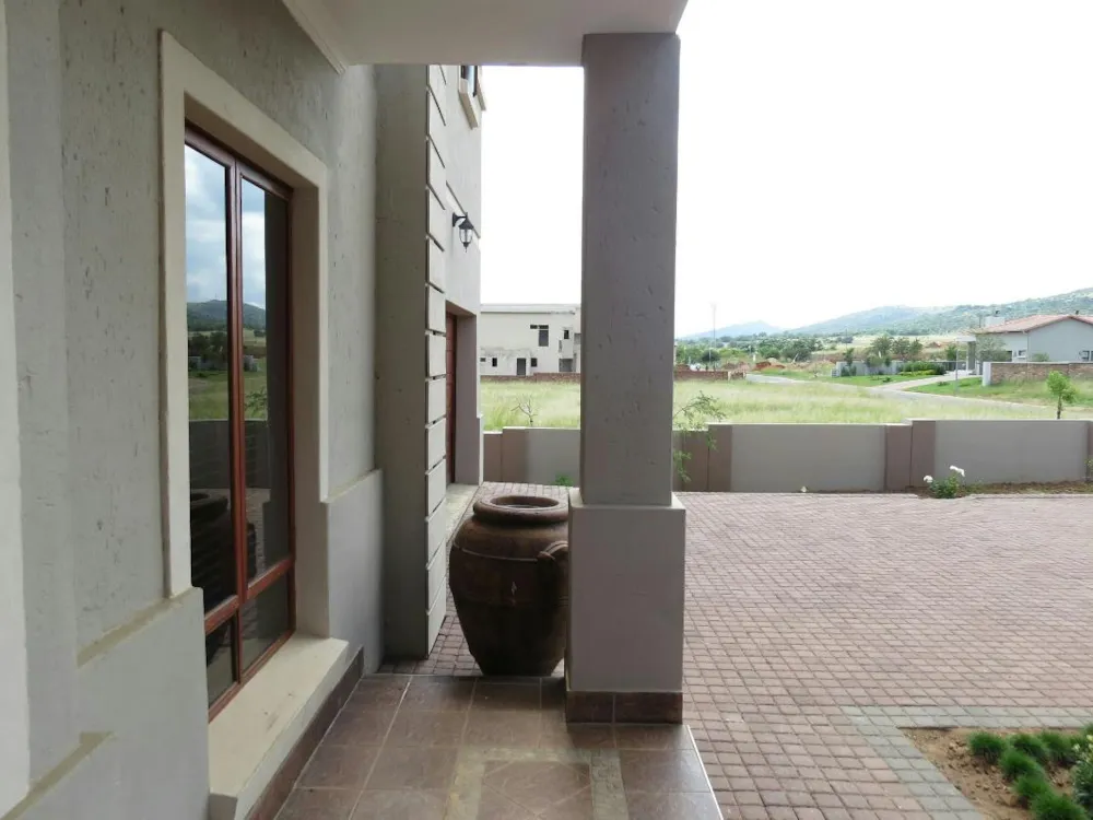 Double-storey house let in Xanadu - 1HR1737505 Double-storey house let in Xanadu - 1HR1737505