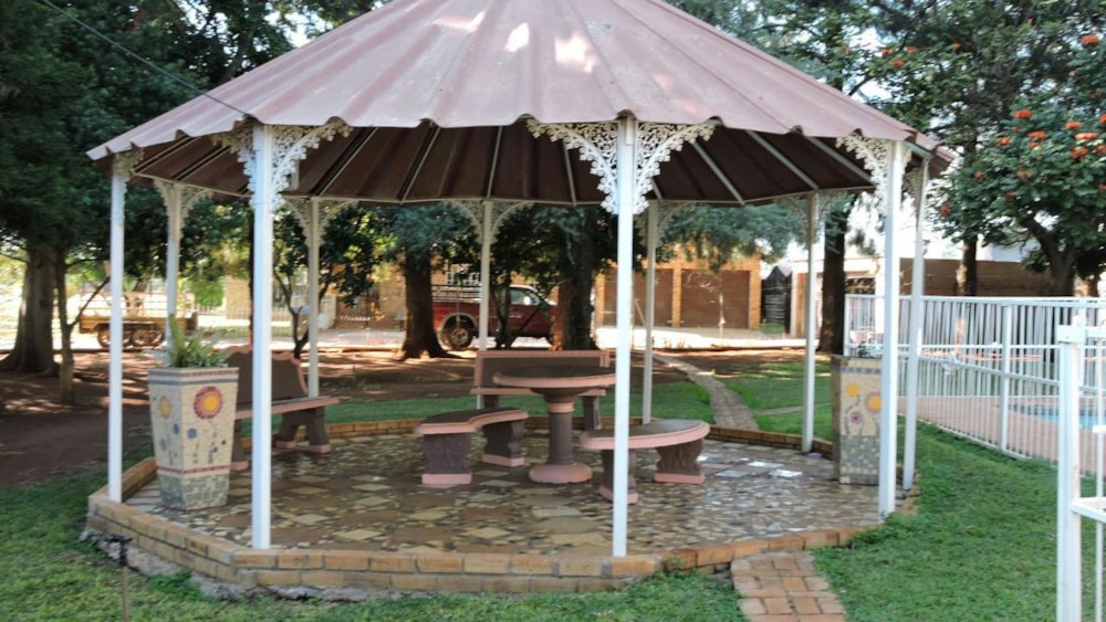 Smallholding for sale in Rustenburg - 1RU1379790