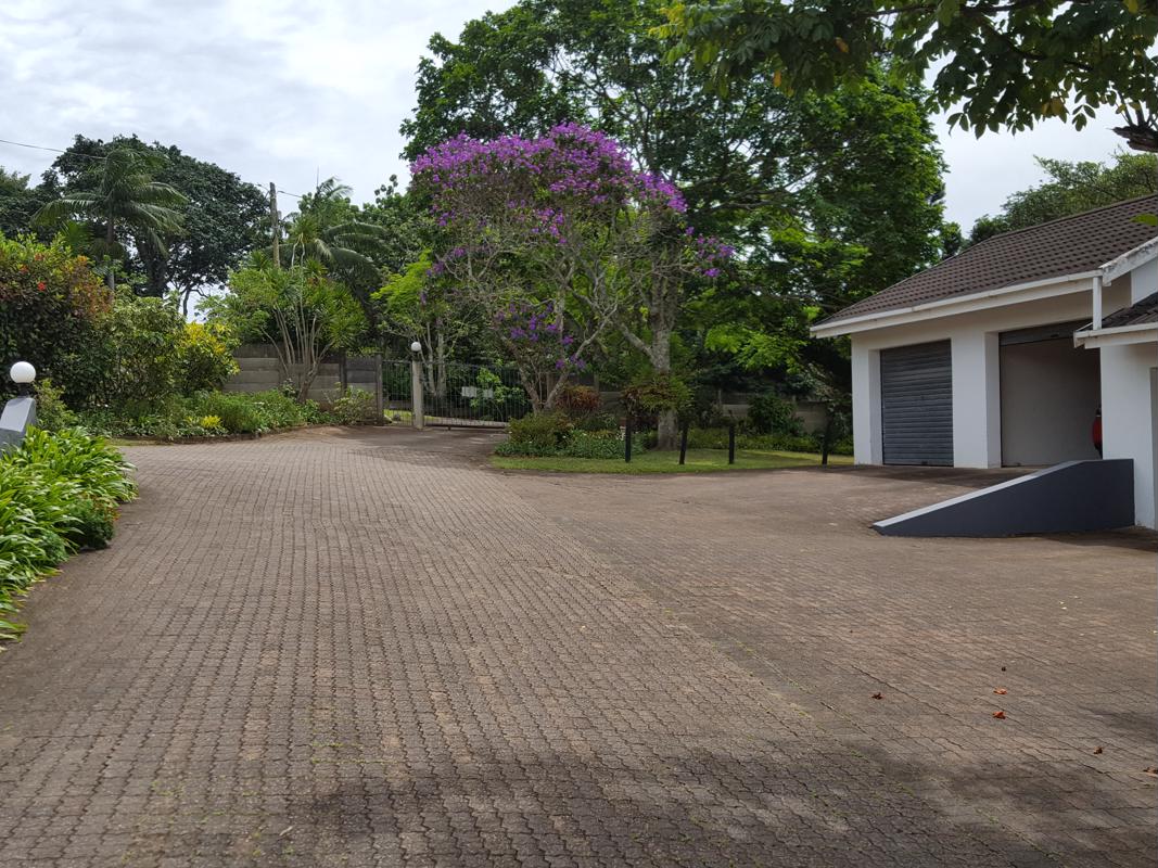 Apartment for sale in Umtentweni - 1PX1623129