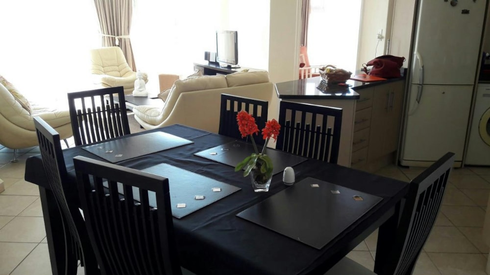 Multi-storey apartment for sale in Scottburgh - 1si1384924 Multi-storey apartment for sale in Scottburgh - 1si1384924