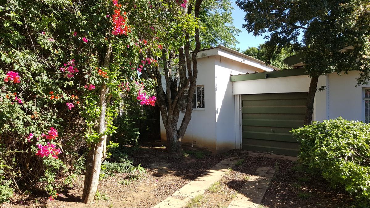 Bachelor apartment let in Oatlands, Grahamstown, Makhanda - 1GC1677654