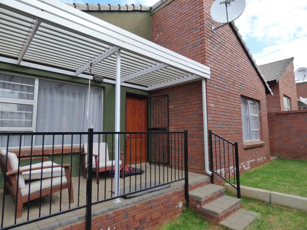 Townhouse to rent in Pentagon Park - 1BX1726069