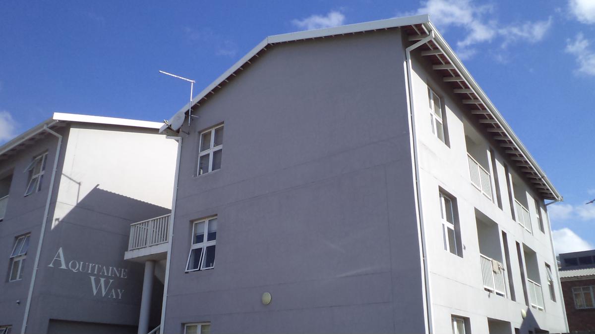 Multi-storey apartment let in Grahamstown Central (Makhanda Central)  - 1GC1711358