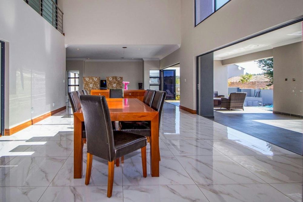 Double-storey house for sale in Copperleaf - 1CU1712031