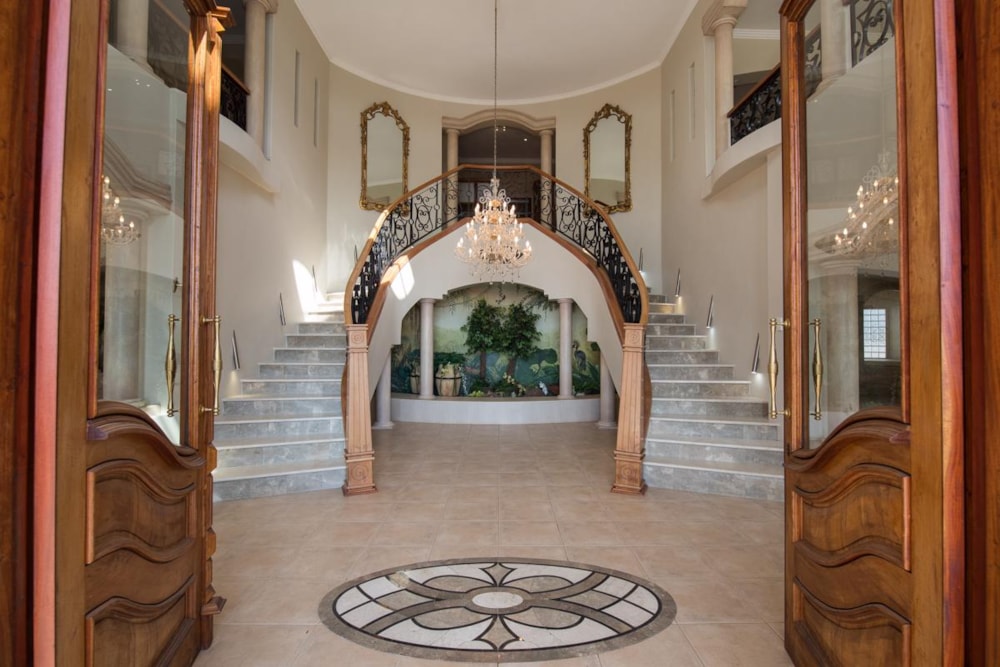 Double-storey house for sale in Waterkloof, Pretoria East - PT1311581 Double-storey house for sale in Waterkloof, Pretoria East - PT1311581