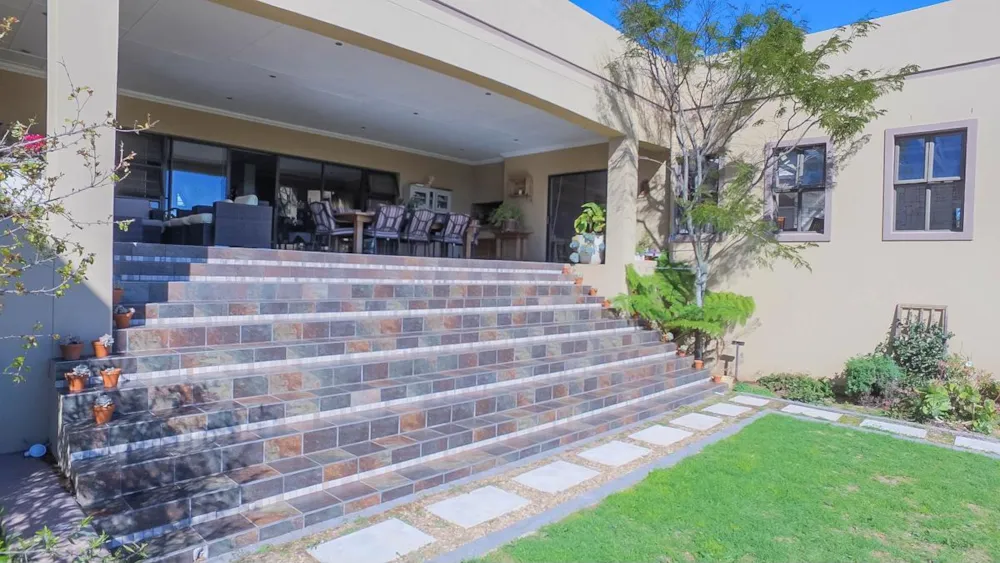 House for sale in Myburgh Park - LA1340571 House for sale in Myburgh Park - LA1340571