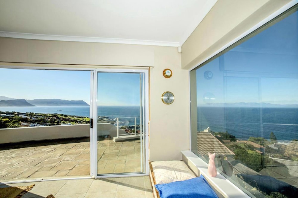 House let in Simons Town - FHL1683415 House let in Simons Town - FHL1683415