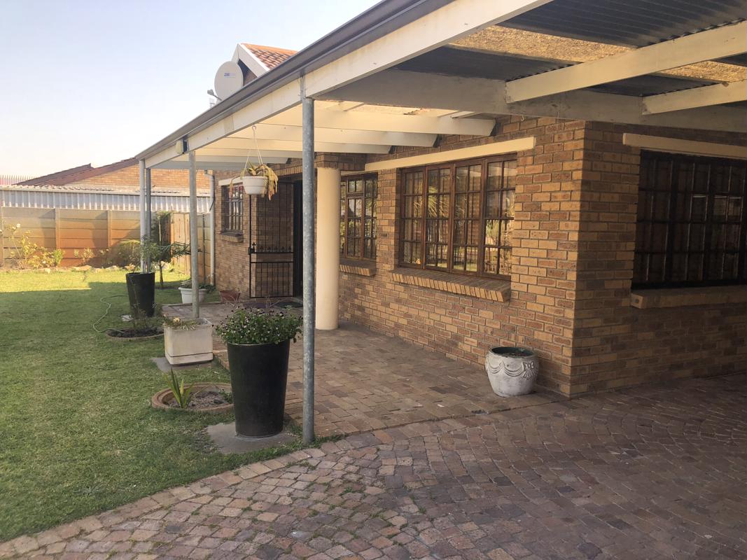 House to rent in Oakdene, Kuils River - 1KV1629074
