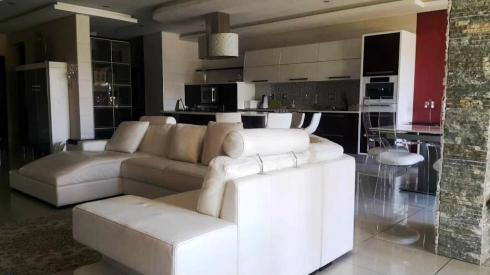 Security estate home for sale in Meer en See - 1RY1403835 Security estate home for sale in Meer en See - 1RY1403835