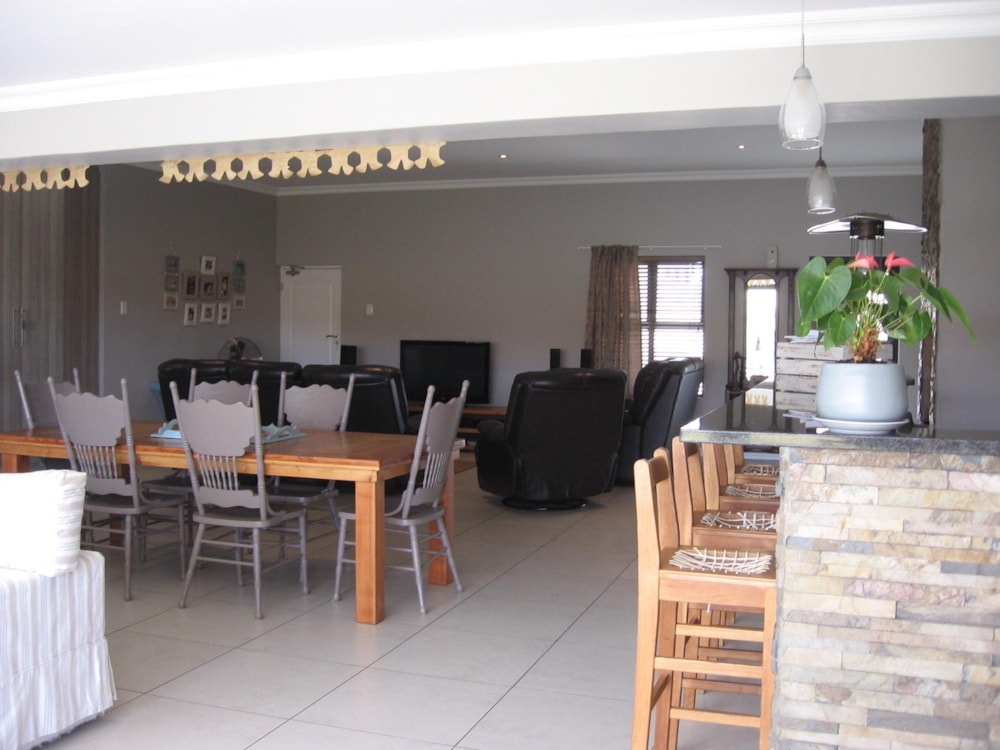 House to rent in Mount Royal Golf & Country Estate - 1SJ1740263