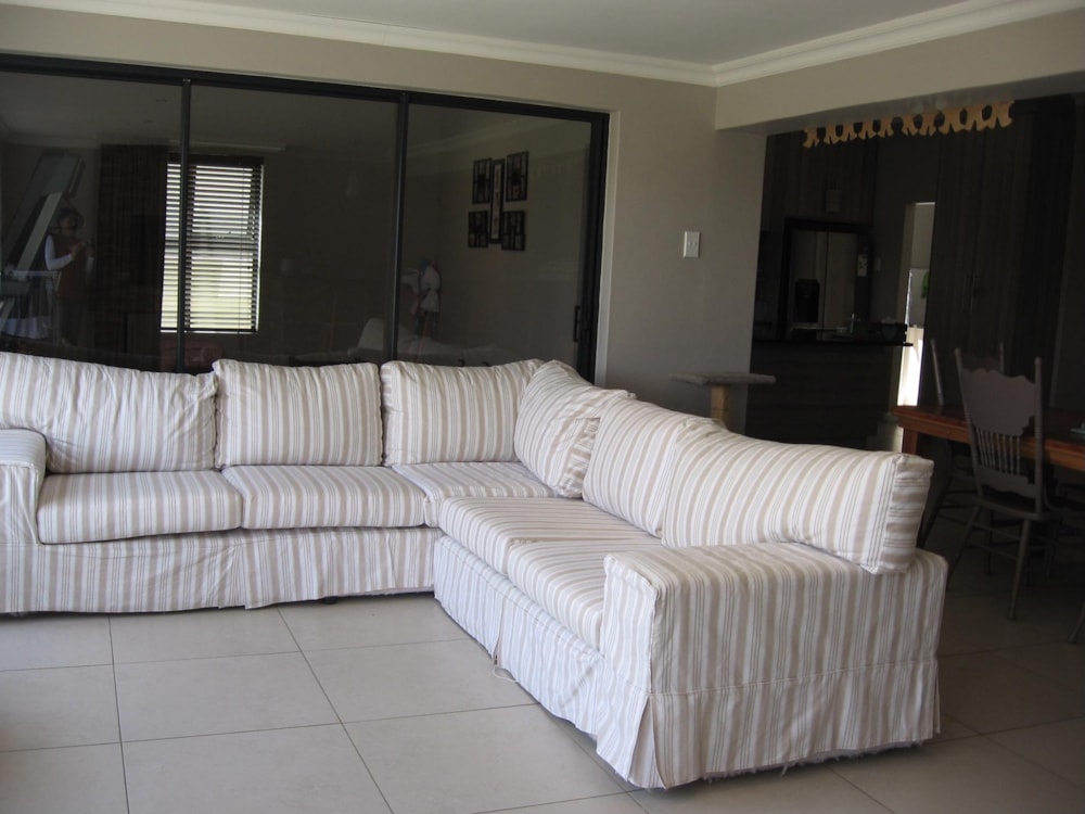 House to rent in Mount Royal Golf & Country Estate - 1SJ1740263