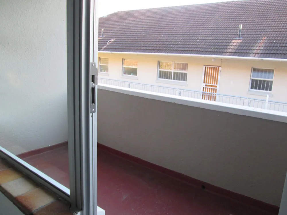 Bachelor apartment let in Oranjezicht - CBL1739300 Bachelor apartment let in Oranjezicht - CBL1739300