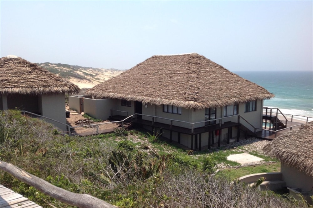 Beachfront villa for sale in Praia da Rocha, Mozambique - 3MQ1589735