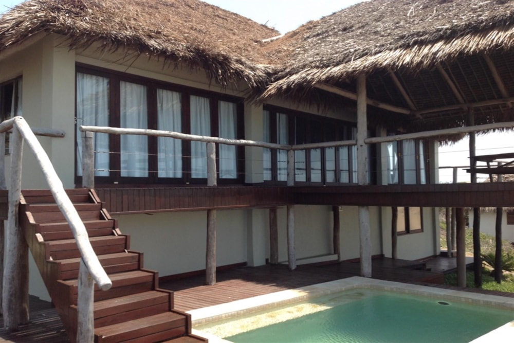 Beachfront villa for sale in Praia da Rocha, Mozambique - 3MQ1589735
