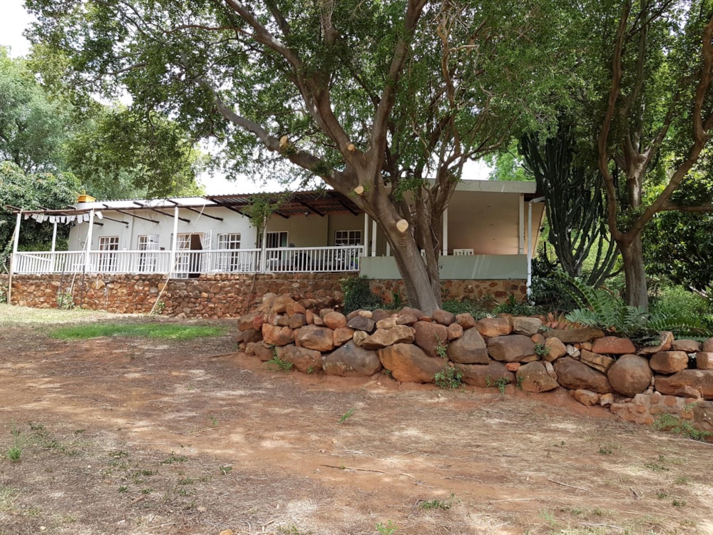 Smallholding for sale in Mooinooi - 1HR1412800