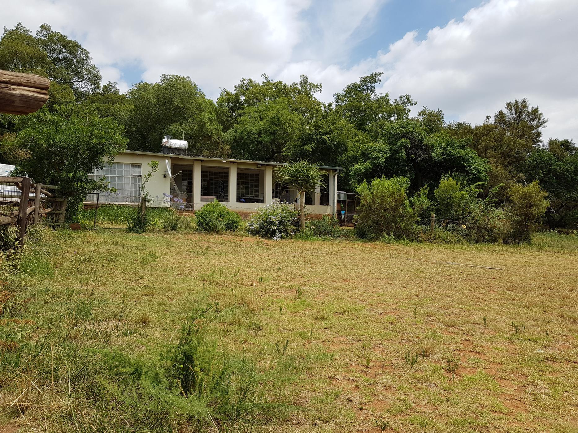 Smallholding for sale in Mooinooi - 1HR1412800