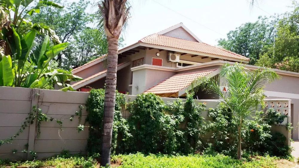 House let in Extension 11, Botswana - 3BO1719199