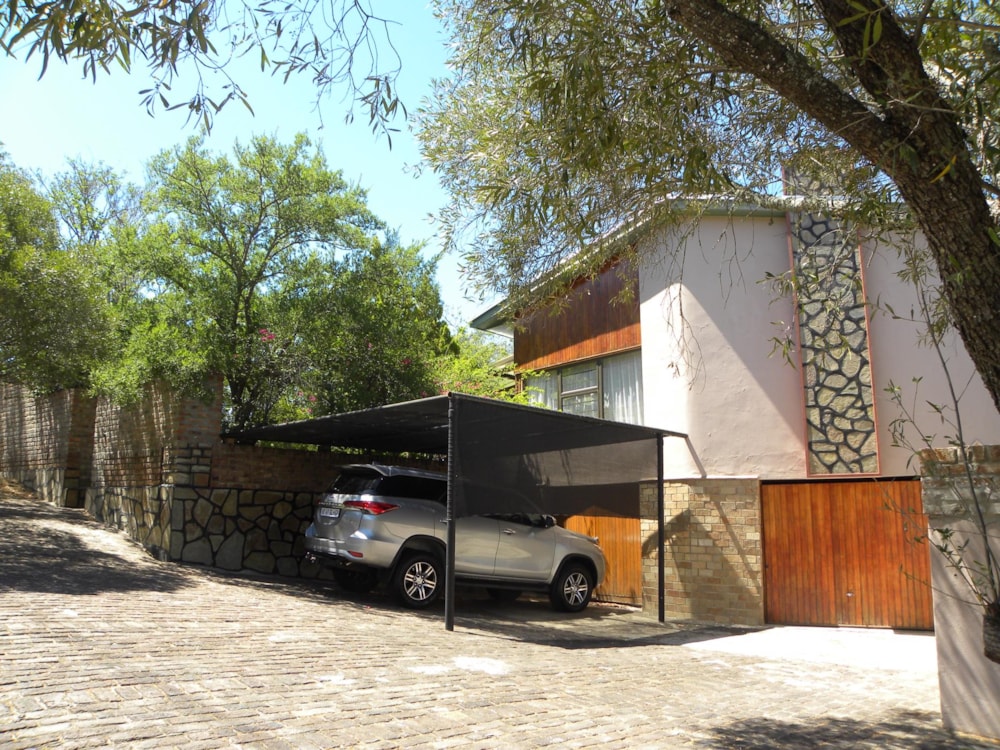 House for sale in Somerset East - 1KK1418255