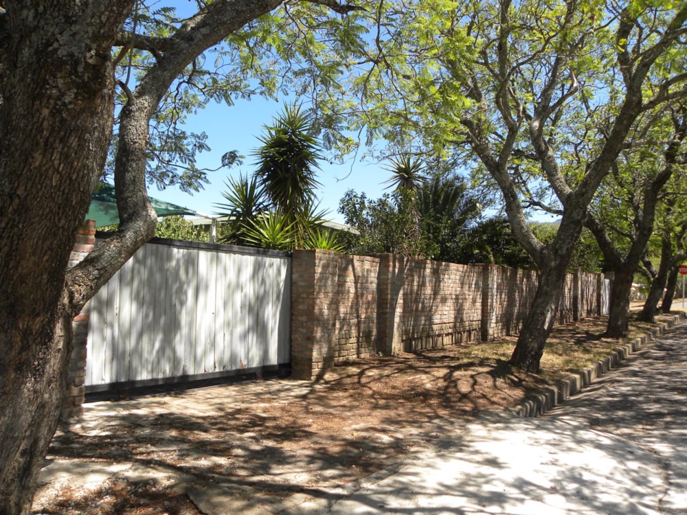 House for sale in Somerset East - 1KK1418255