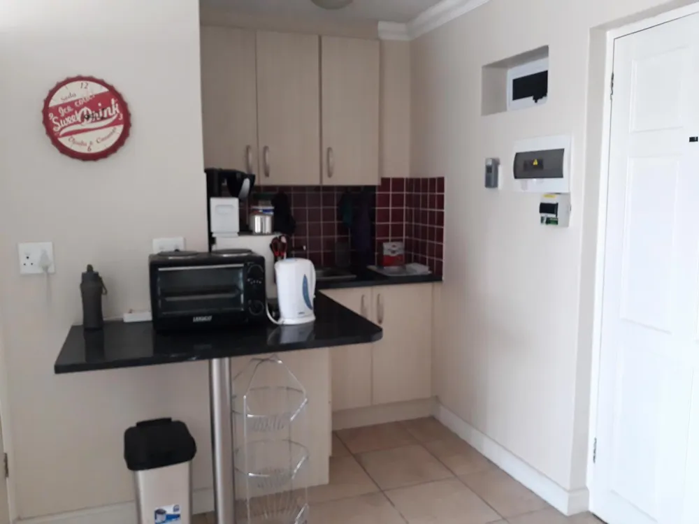 Bachelor apartment let in Stellenbosch Central - STL1713479 Bachelor apartment let in Stellenbosch Central - STL1713479
