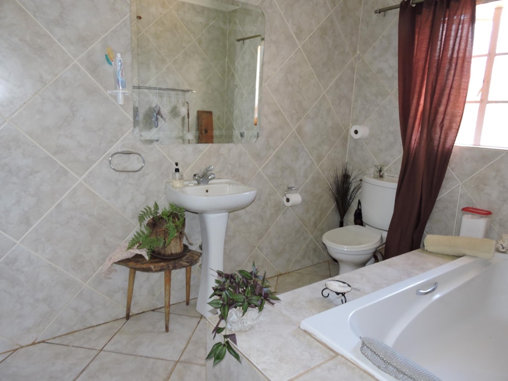 Smallholding for sale in Rustenburg - 1RU1324504