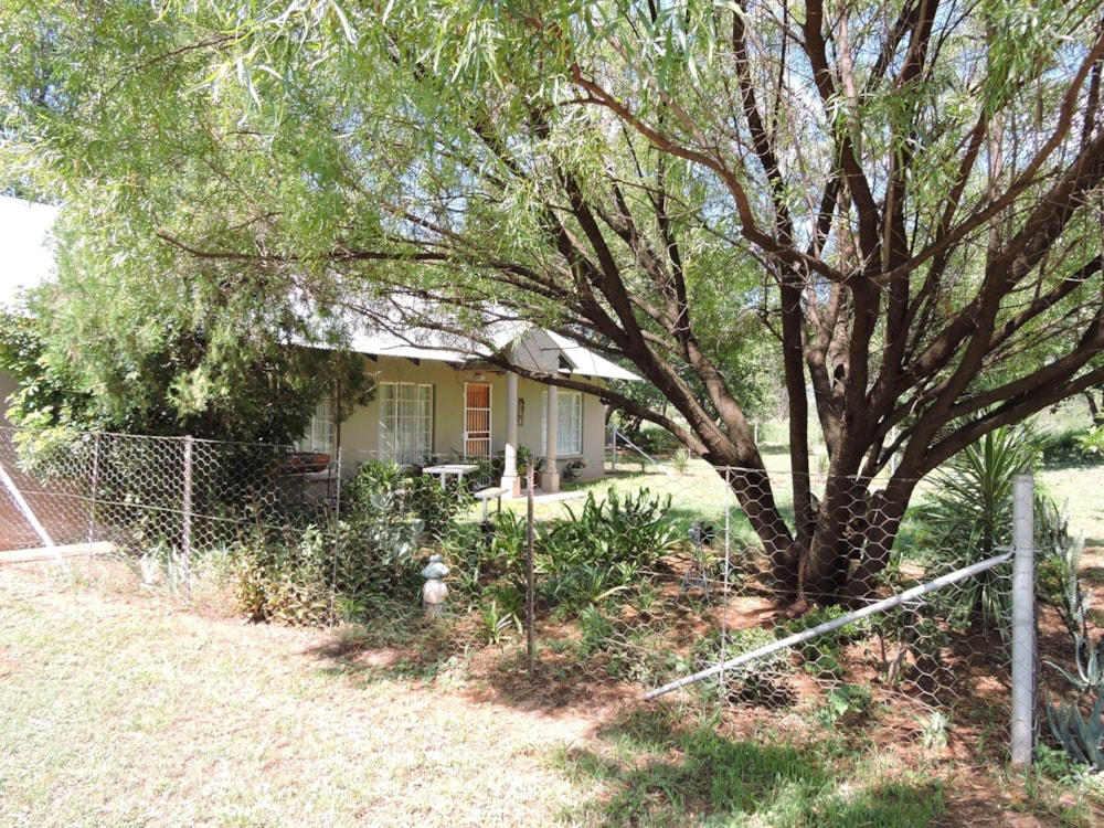 Smallholding for sale in Rustenburg - 1RU1324504