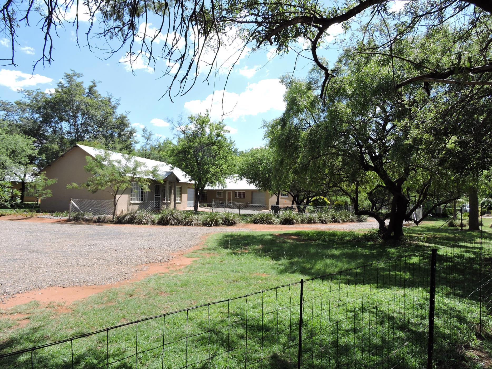 Smallholding for sale in Rustenburg - 1RU1324504