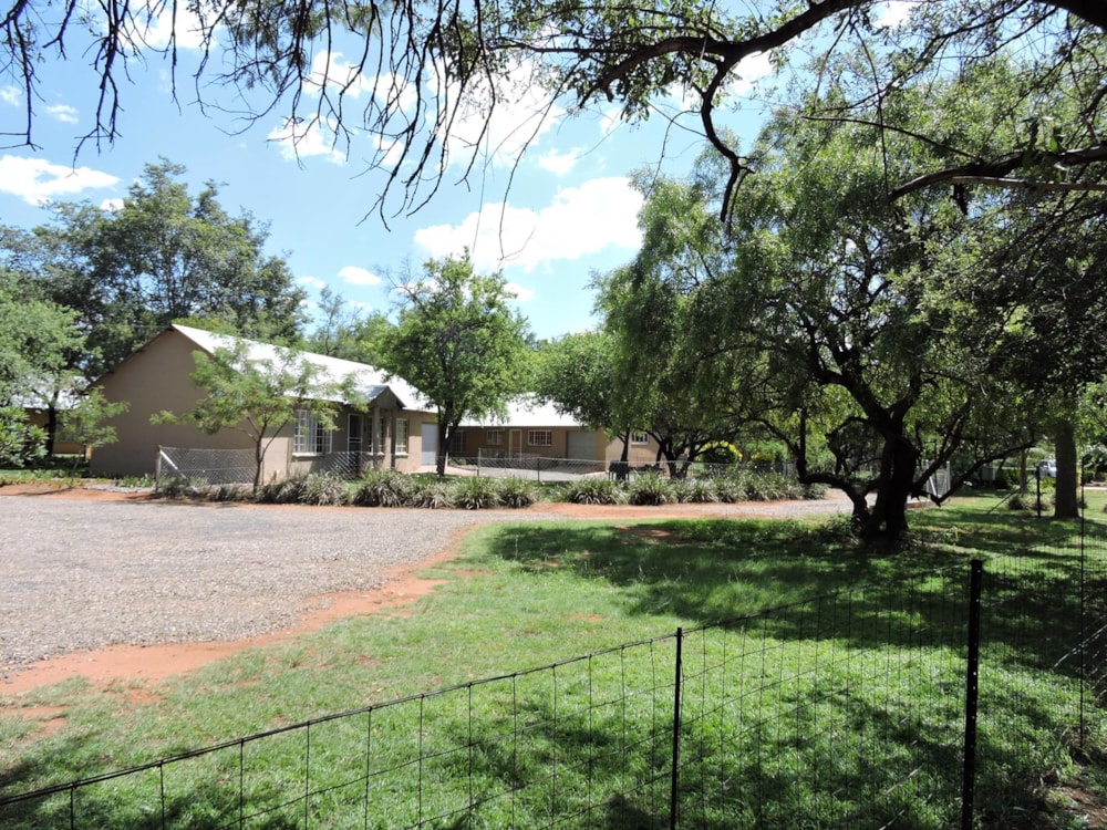 Smallholding for sale in Rustenburg - 1RU1324504