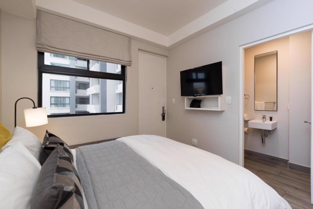 Apartment for sale in Menlyn - PT1408102 Apartment for sale in Menlyn - PT1408102