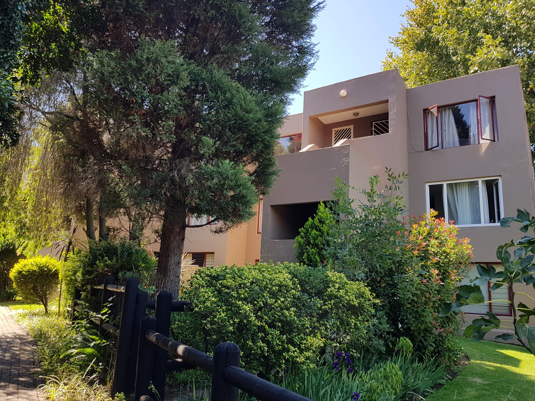 Apartment to rent in Parkwood, Johannesburg - JBL1720928