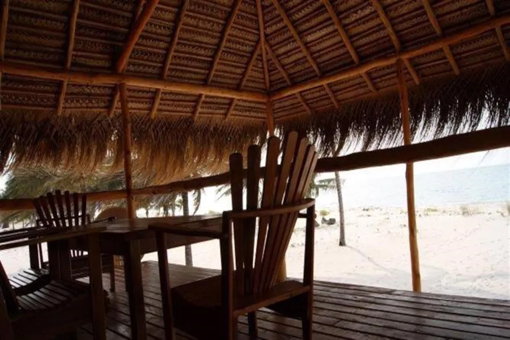 Beachfront villa for sale in Morrumbene, Mozambique - 3MQ1426969 Beachfront villa for sale in Morrumbene, Mozambique - 3MQ1426969