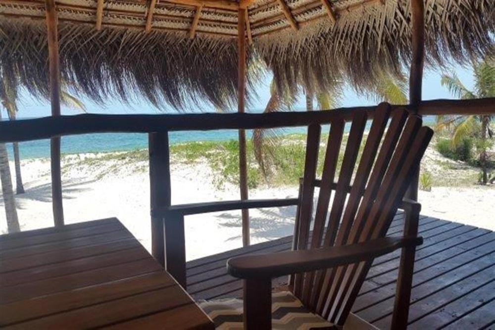 Beachfront villa for sale in Morrumbene, Mozambique - 3MQ1426969