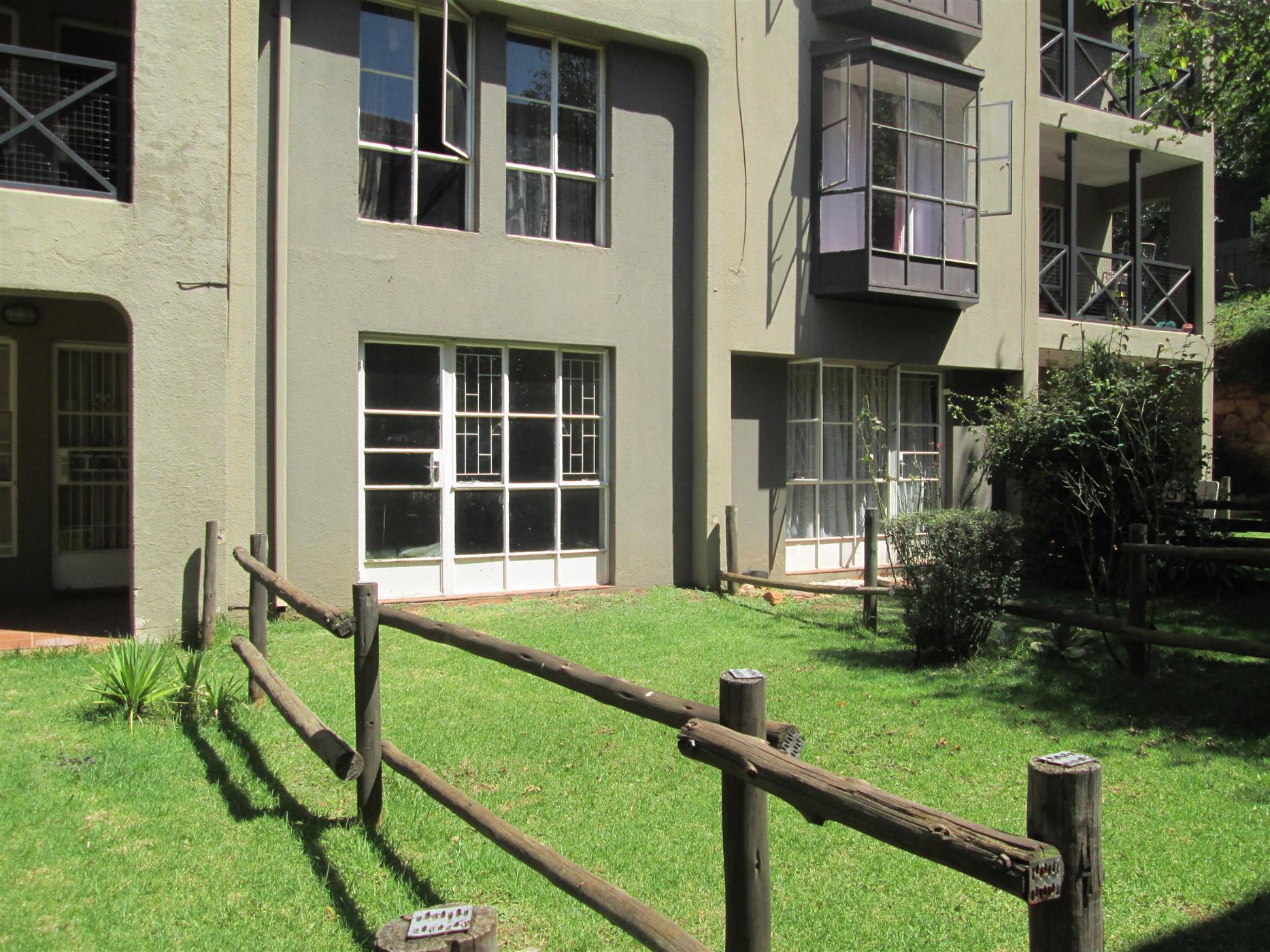 Bachelor apartment to rent in Melville, Johannesburg - RAL1603497