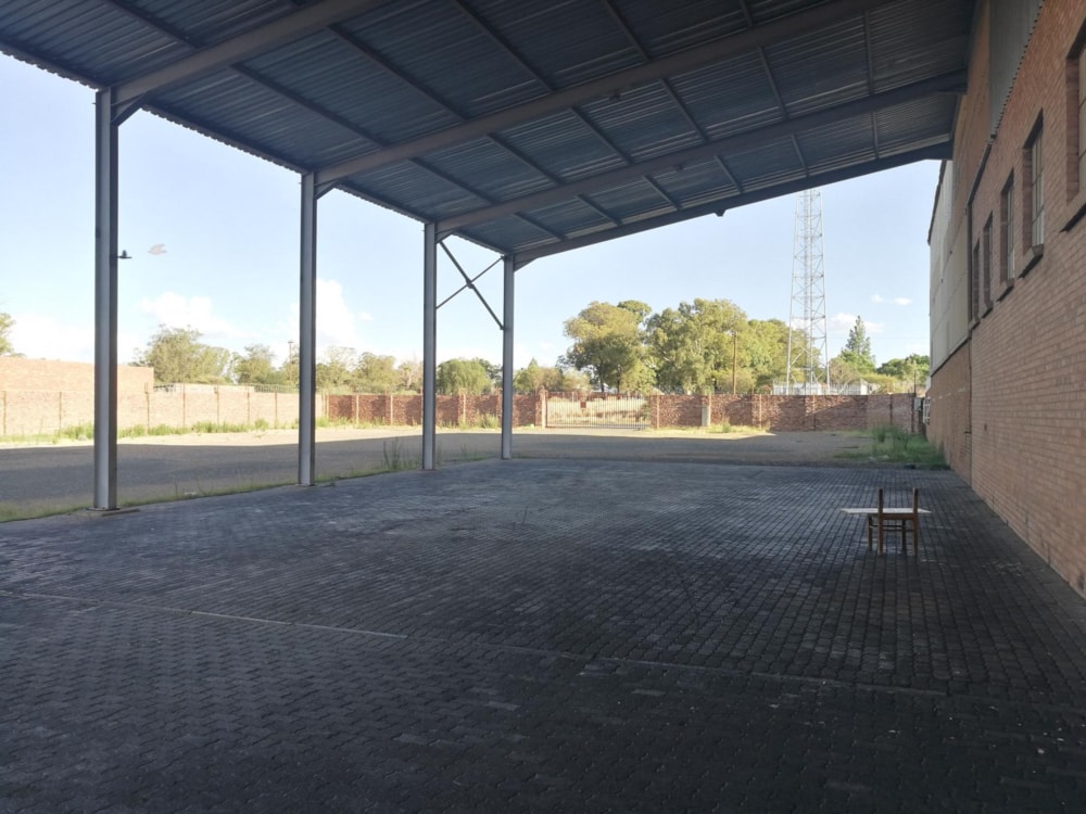 Commercial industrial property for sale in Kimberley - 1KJ1666784 Commercial industrial property for sale in Kimberley - 1KJ1666784
